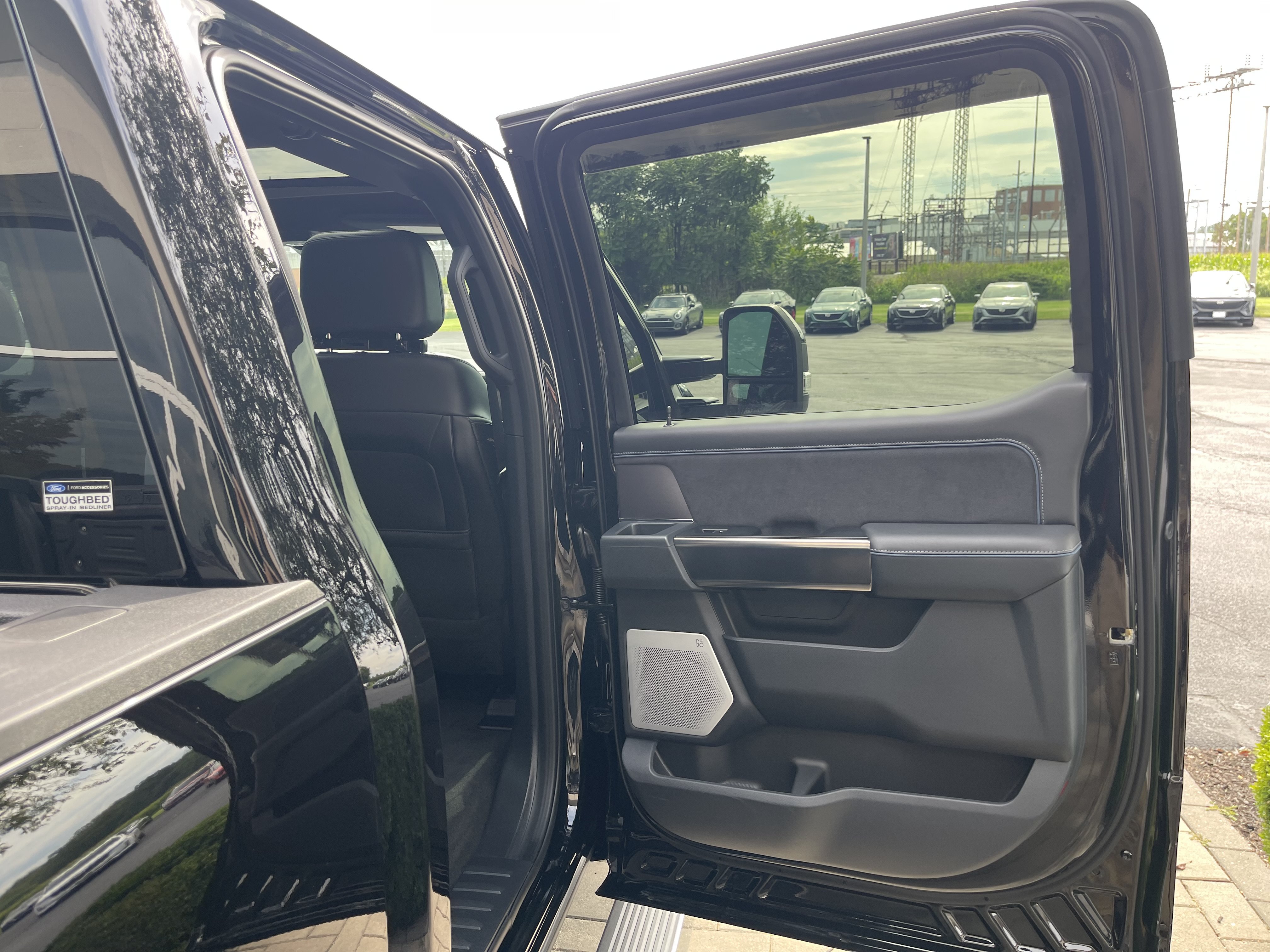 Used 2026 Ford F350 Platinum w/ Tremor Off-Road Package AWD/4WD image 25