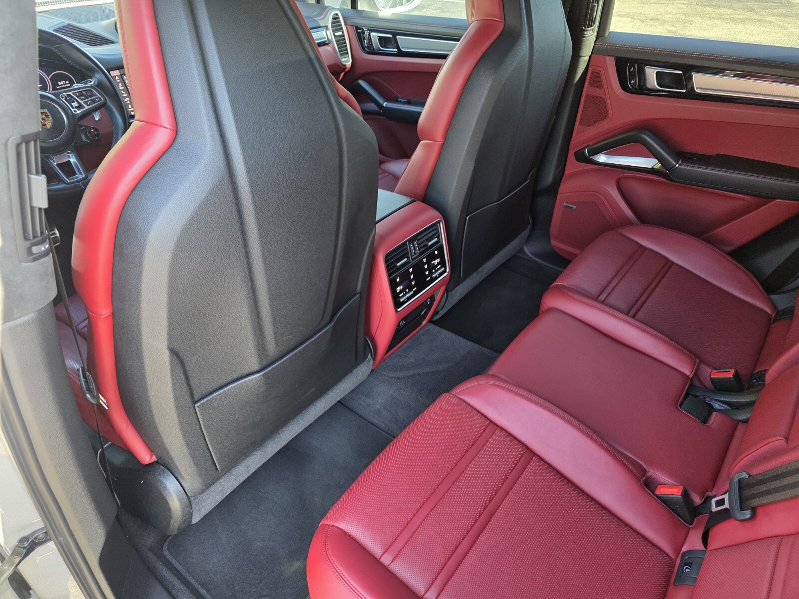 Used 2021 Porsche Cayenne Turbo S AWD/4WD image 15