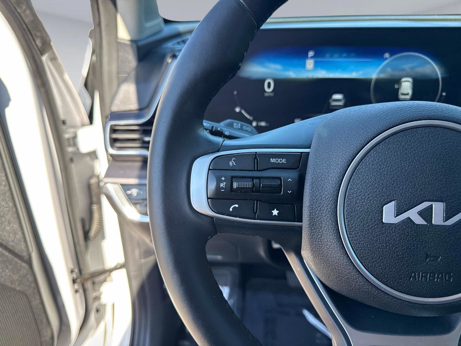 Used 2023 Kia Sportage SX image 34