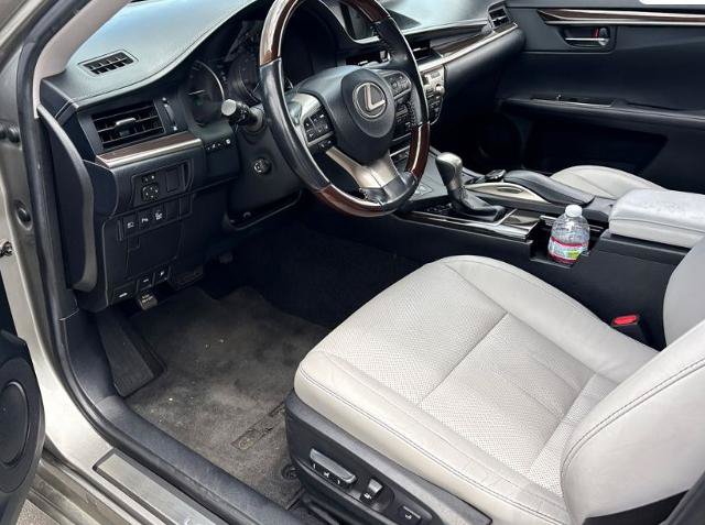 Used 2018 Lexus ES 300h w/ Luxury Package FWD image 8