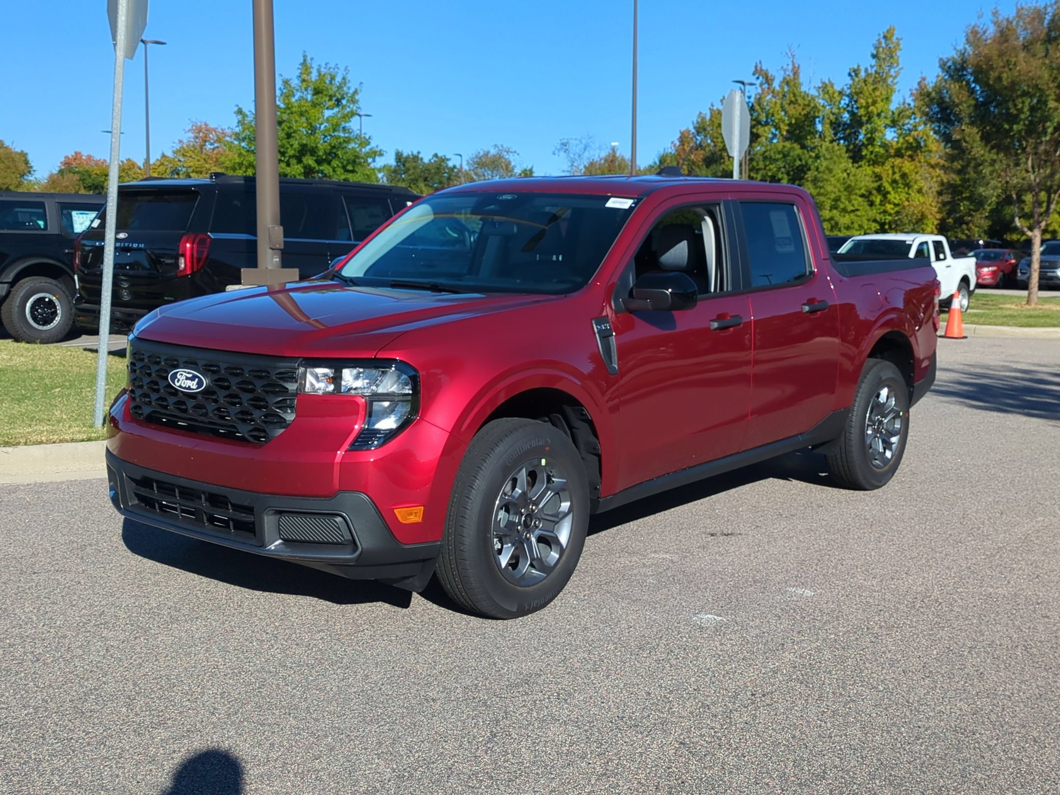 New 2026 Ford Maverick XLT w/ XLT Luxury Package FWD image 7