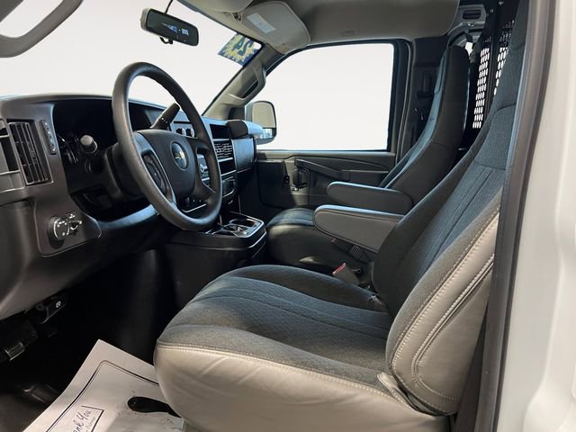 Used 2024 Chevrolet Express 2500 w/ Driver Convenience Package image 7