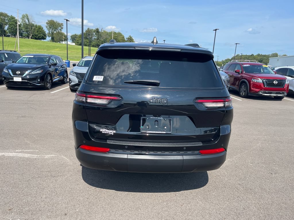 Used 2023 Jeep Grand Cherokee L Laredo AWD/4WD video 4
