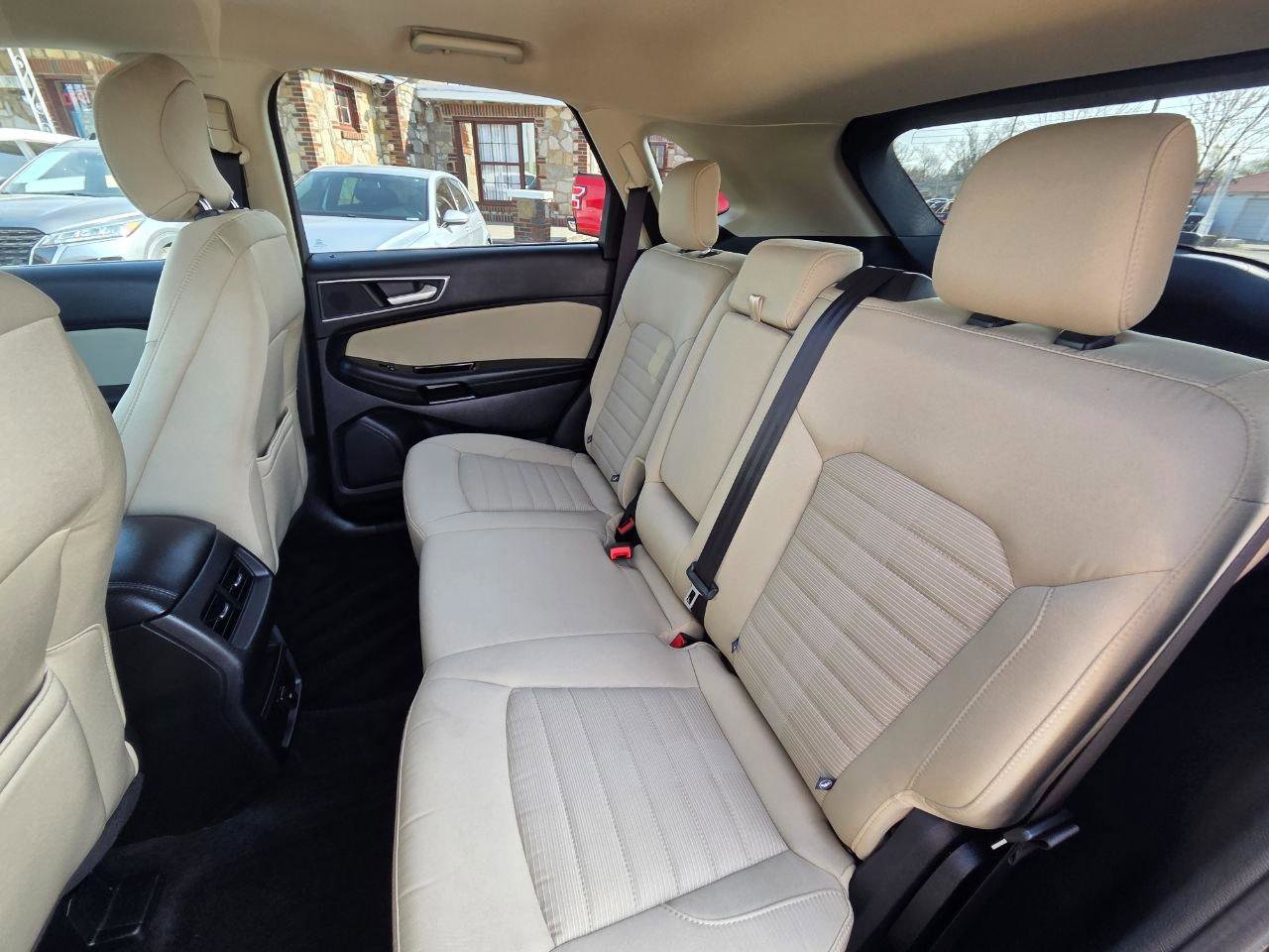 Used 2019 Ford Edge SEL FWD image 14