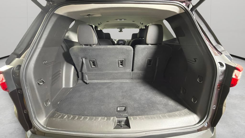 Certified 2021 Chevrolet Traverse LT FWD image 29