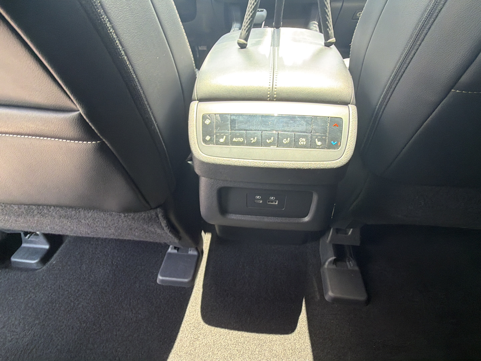 Certified 2025 Nissan Pathfinder SL w/ SL Premium Package FWD image 35