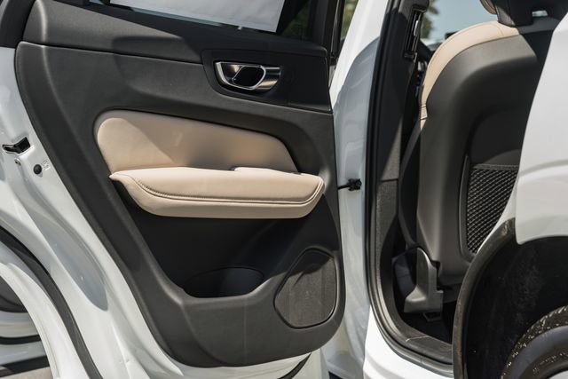 New 2026 Volvo XC60 B5 Plus w/ Protection Package Premier AWD/4WD image 39
