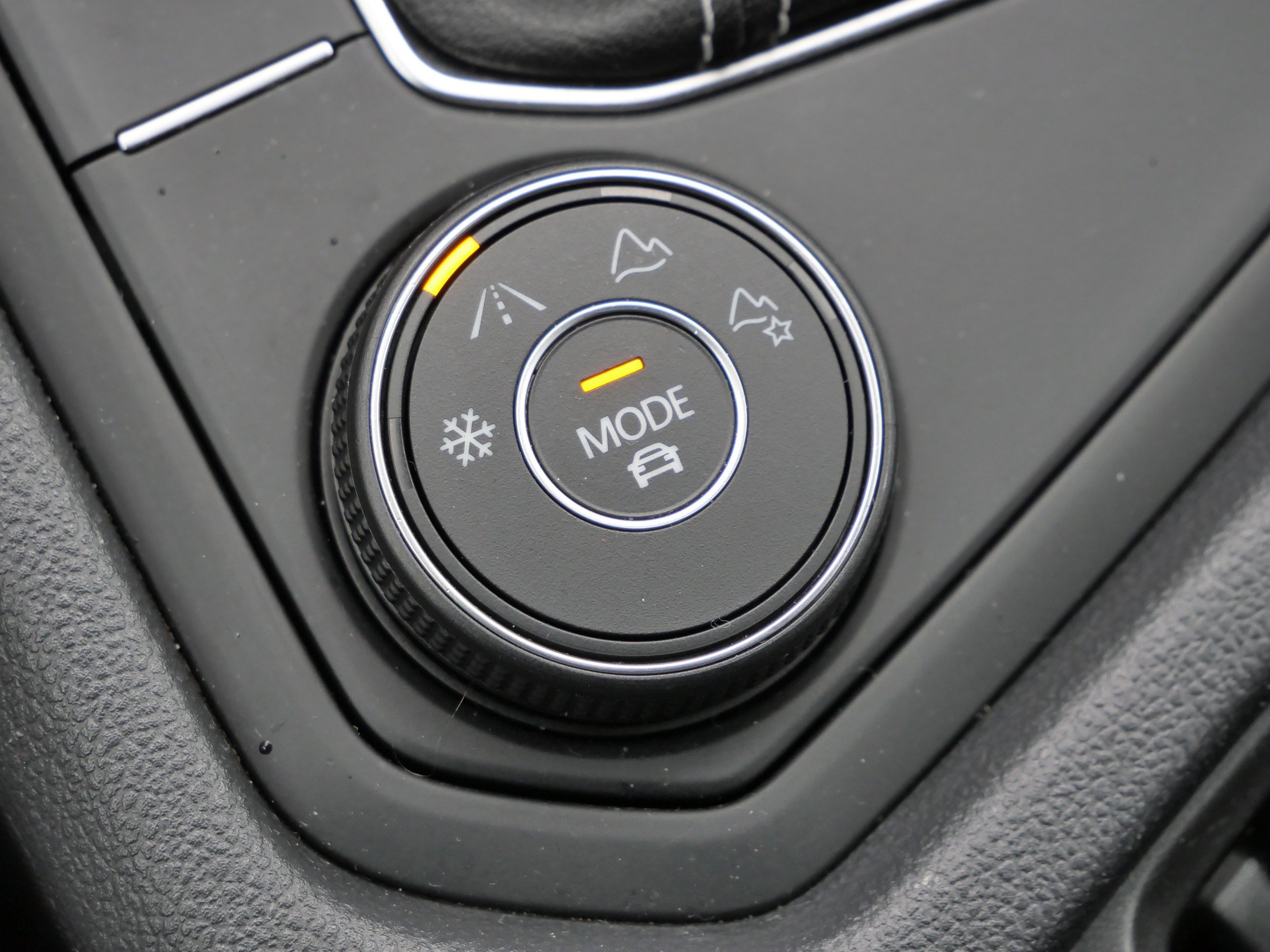 Certified 2022 Volkswagen Taos S image 28