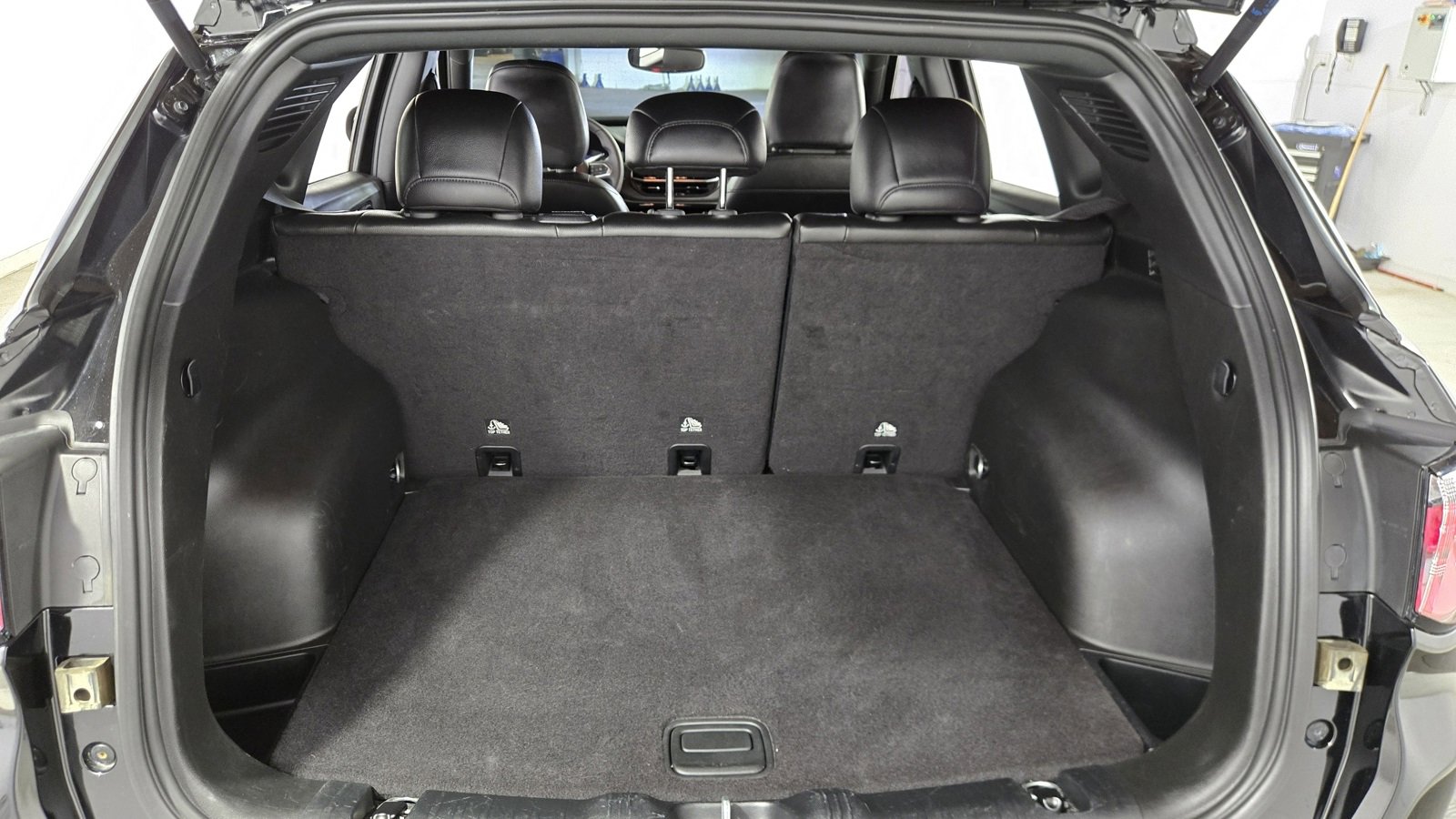 Used 2024 Jeep Compass Trailhawk image 31