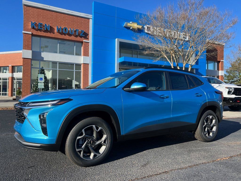 New 2026 Chevrolet Trax LT w/ Driver Confidence Package FWD image 1