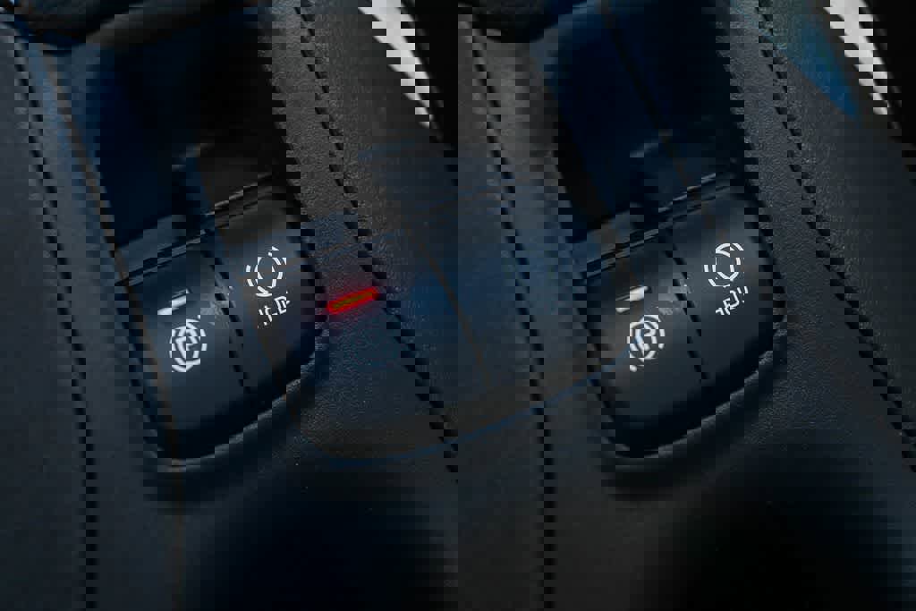 Used 2024 Toyota Corolla Cross LE w/ Moonroof Package image 21