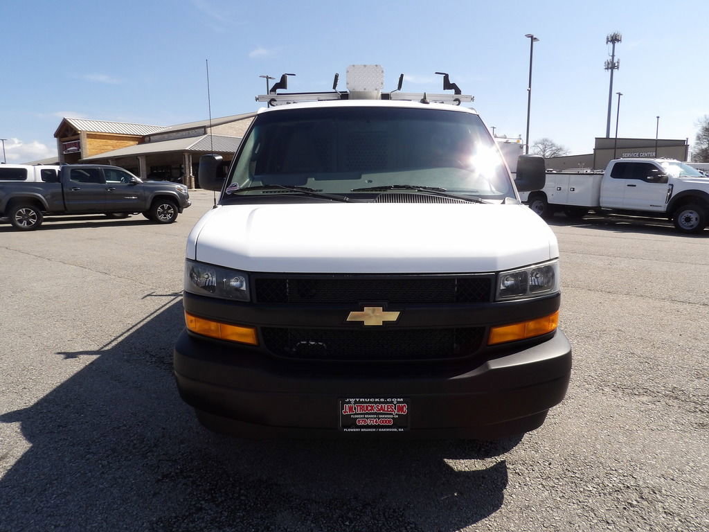 Used 2021 Chevrolet Express 3500 w/ Driver Convenience Package image 12