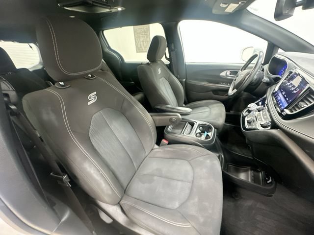 Used 2021 Chrysler Pacifica Touring w/ S Appearance Package FWD image 26