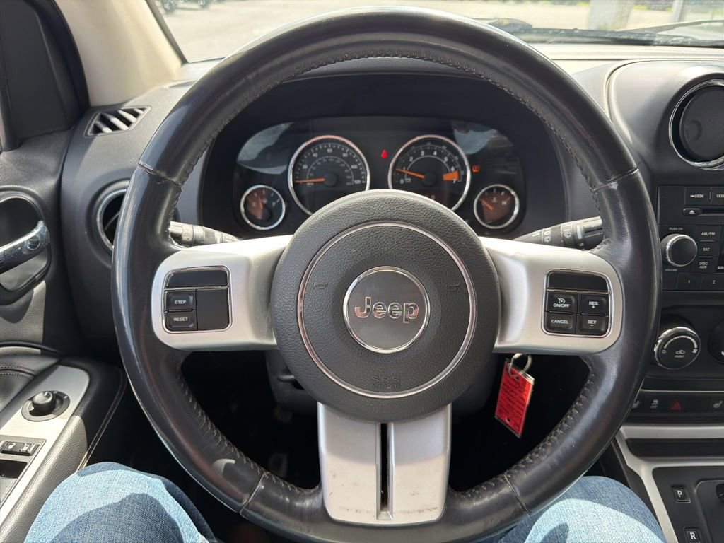 Used 2016 Jeep Compass Latitude AWD/4WD image 12