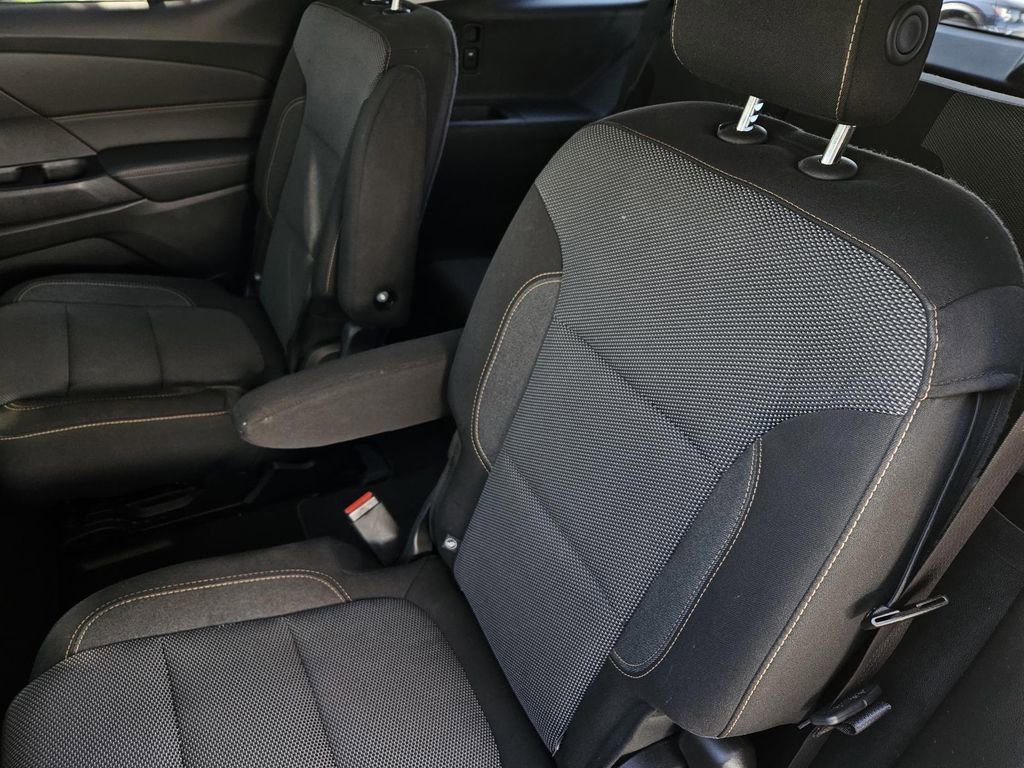 Used 2018 Chevrolet Traverse LT image 14