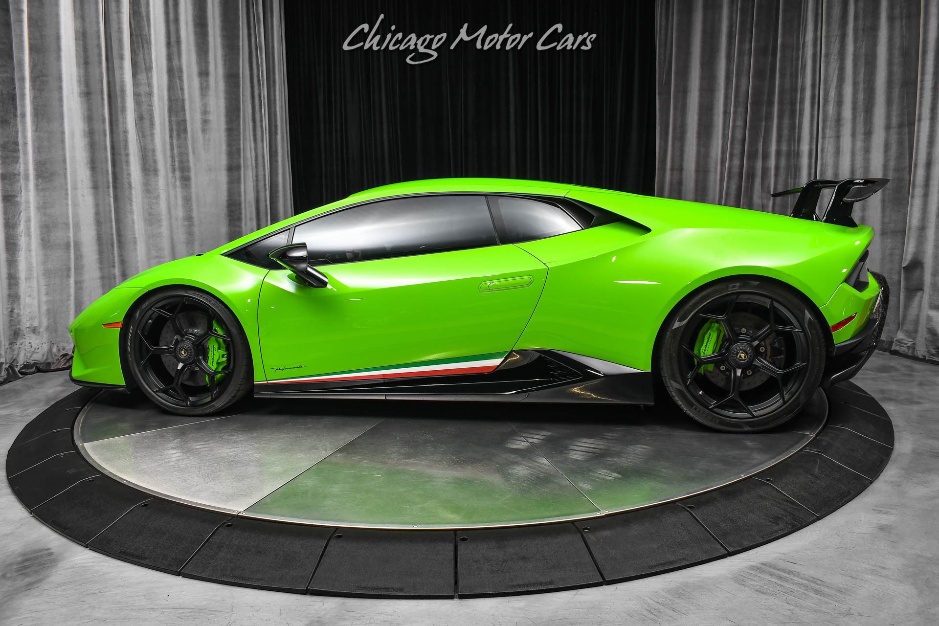 Used 2018 Lamborghini Huracan Performante AWD/4WD image 29