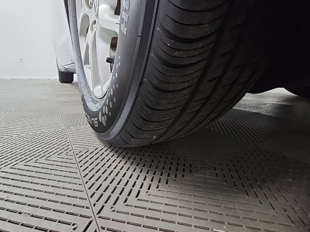 Used 2023 Chrysler Pacifica Touring-L image 46