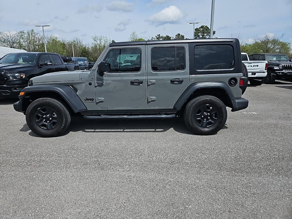 Used 2023 Jeep Wrangler Sport image 4