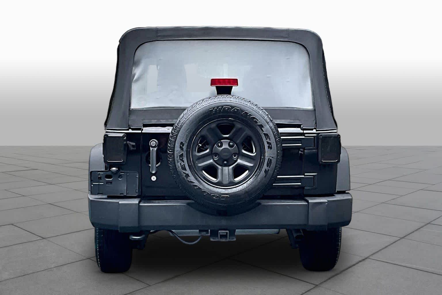 Used 2017 Jeep Wrangler Unlimited Sport w/ Connectivity Group AWD/4WD image 5