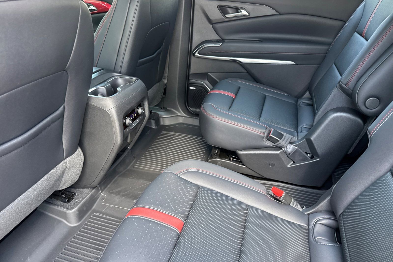 New 2026 Chevrolet Traverse RS AWD/4WD image 11