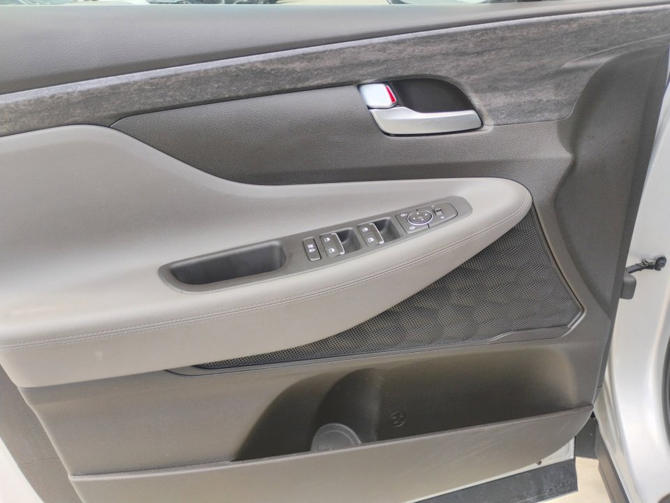 Used 2019 Hyundai Santa Fe SEL image 36