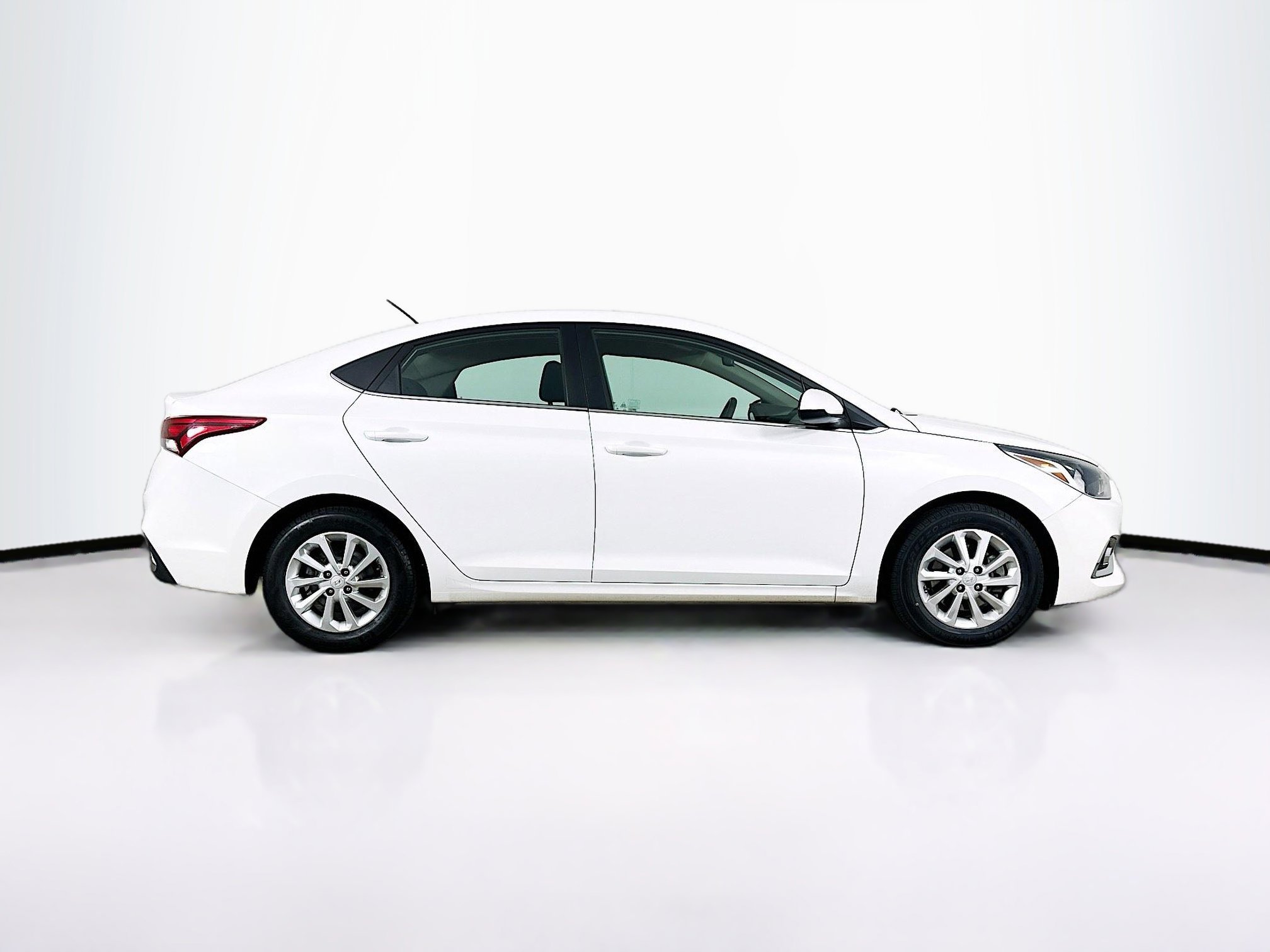Used 2021 Hyundai Accent SEL FWD image 10