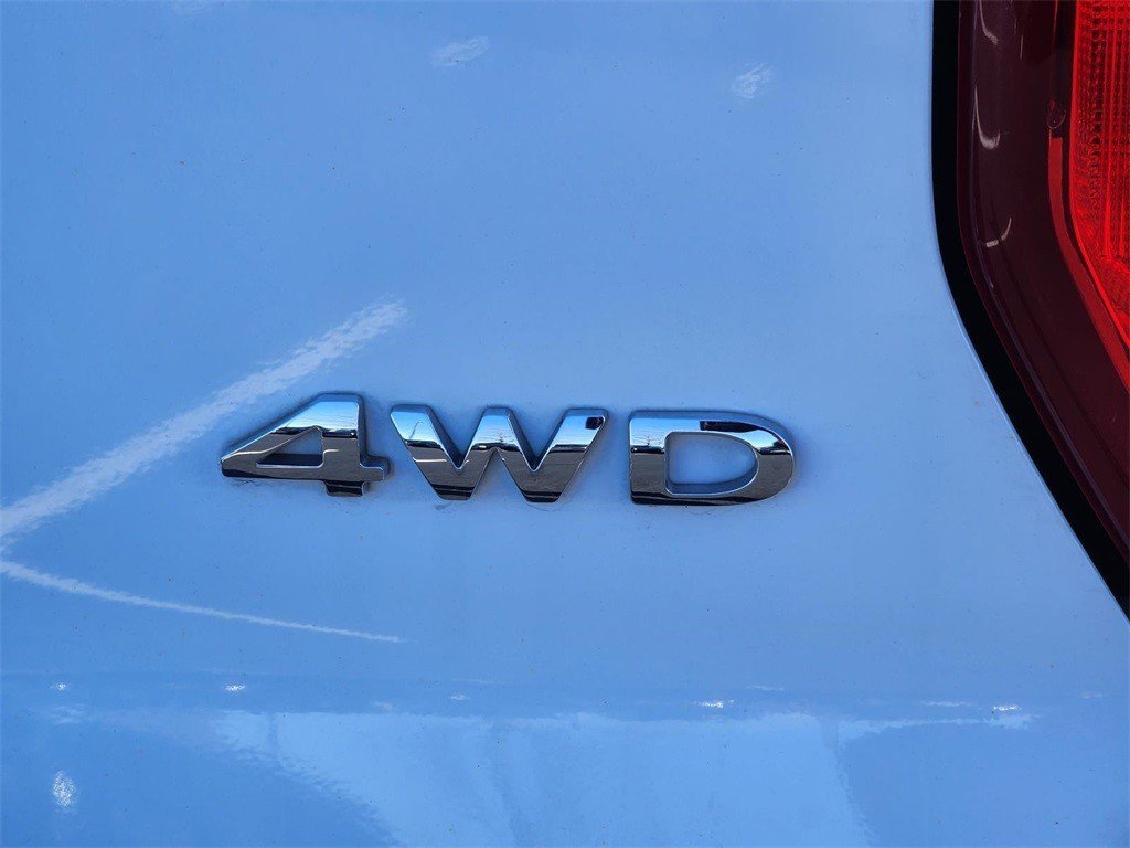 Used 2017 Ford Explorer XLT w/ Equipment Group 202A image 11