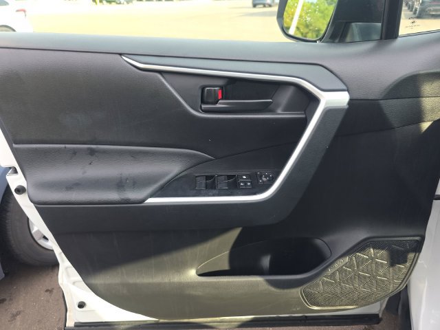 Used 2025 Toyota RAV4 LE AWD/4WD image 12