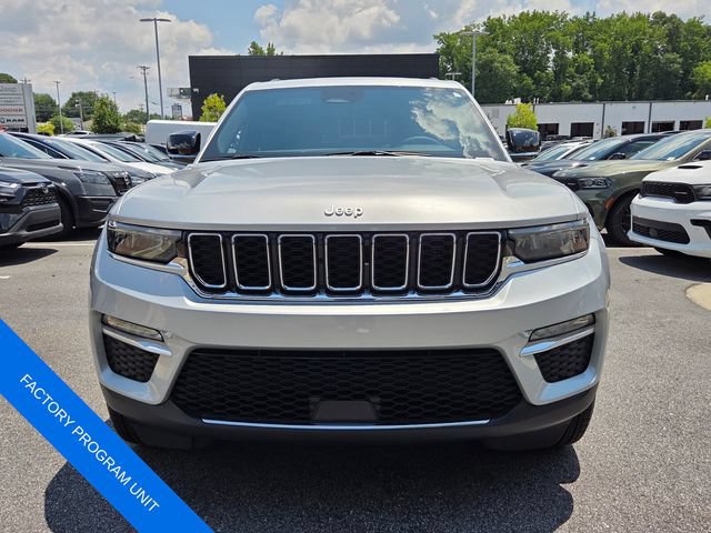 Used 2025 Jeep Grand Cherokee Limited RWD image 2