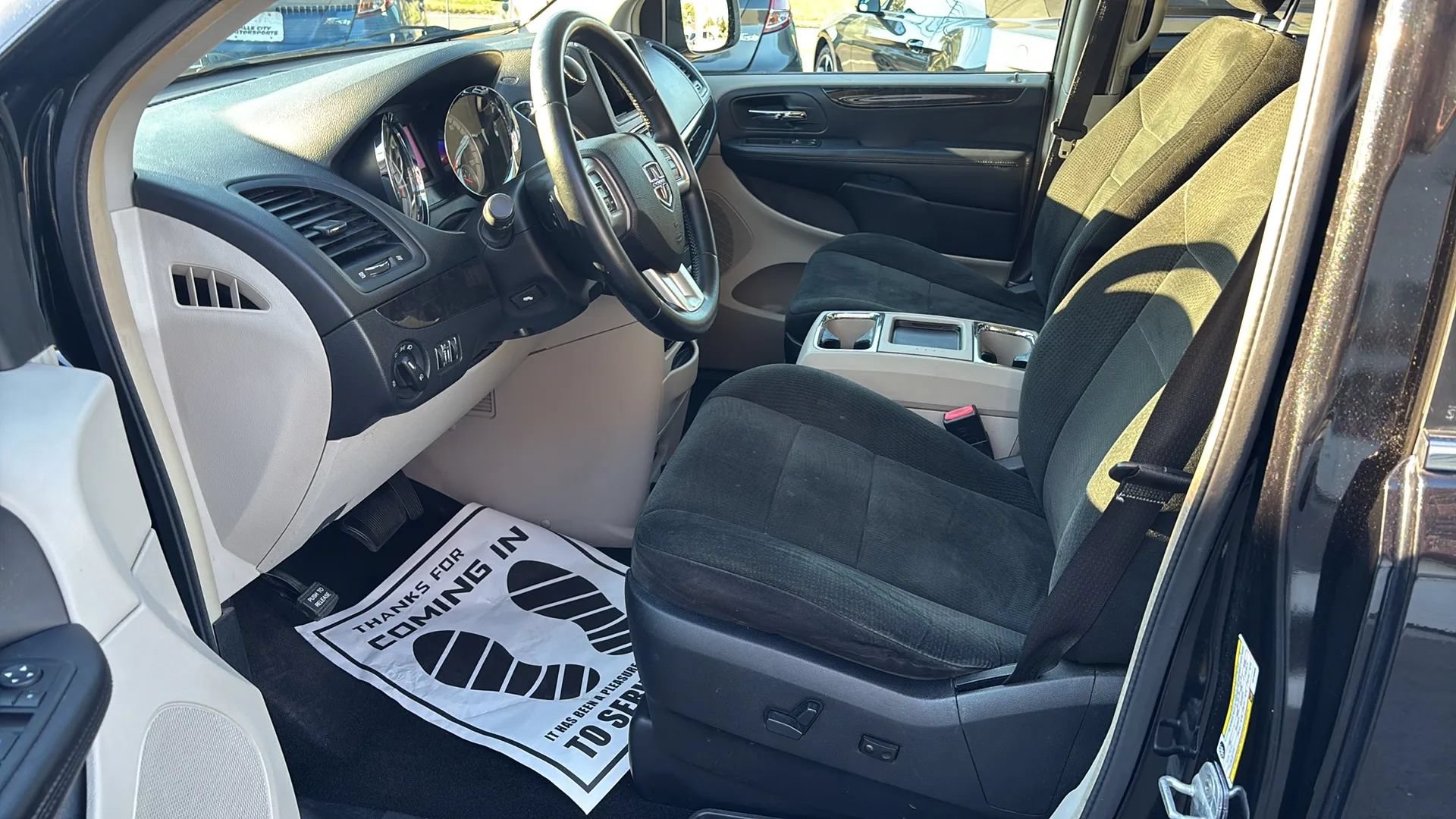 Used 2012 Dodge Grand Caravan Crew FWD image 26