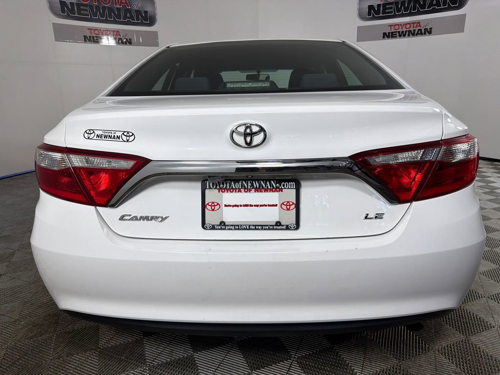 Used 2015 Toyota Camry LE FWD image 4