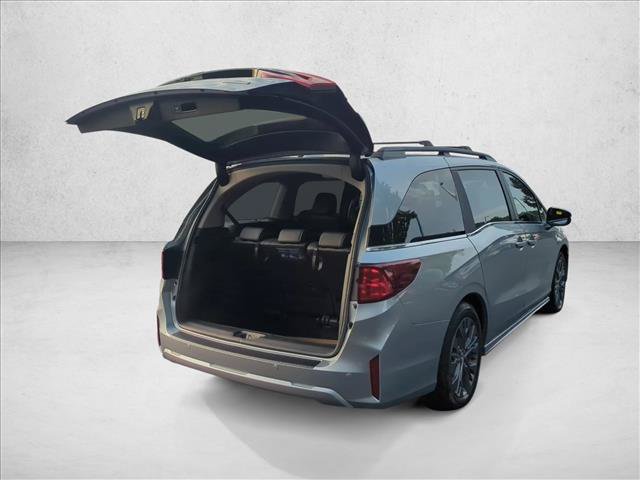 New 2026 Honda Odyssey Touring image 2