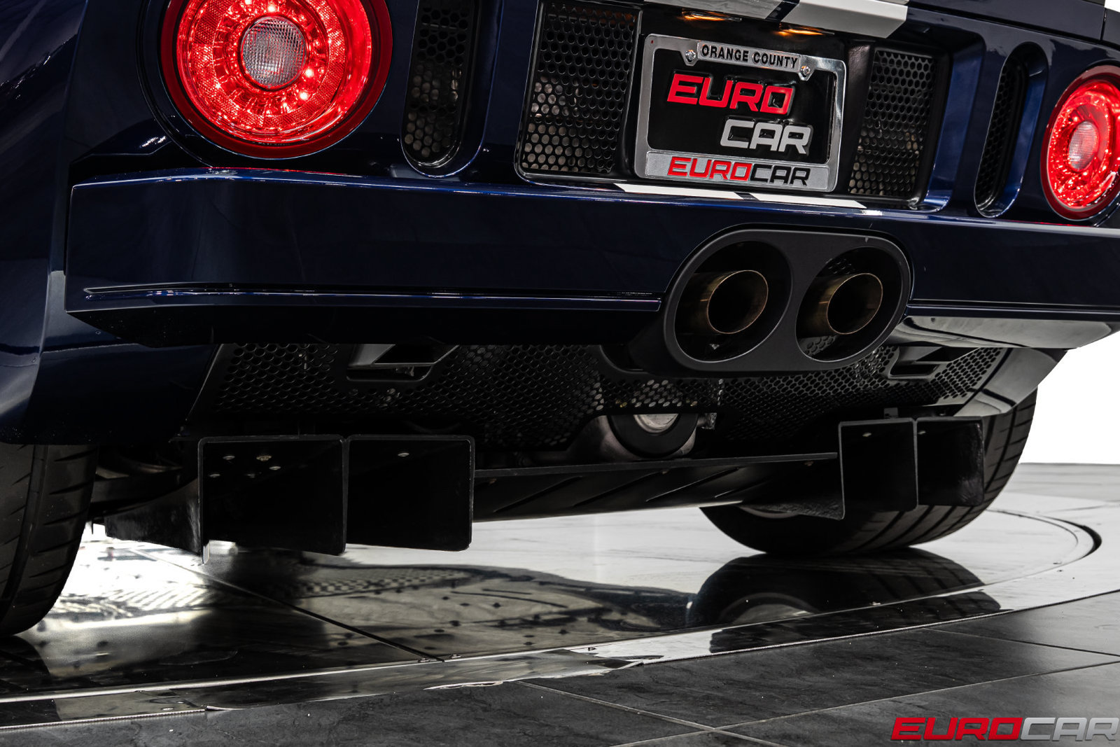 Used 2005 Ford GT RWD image 29