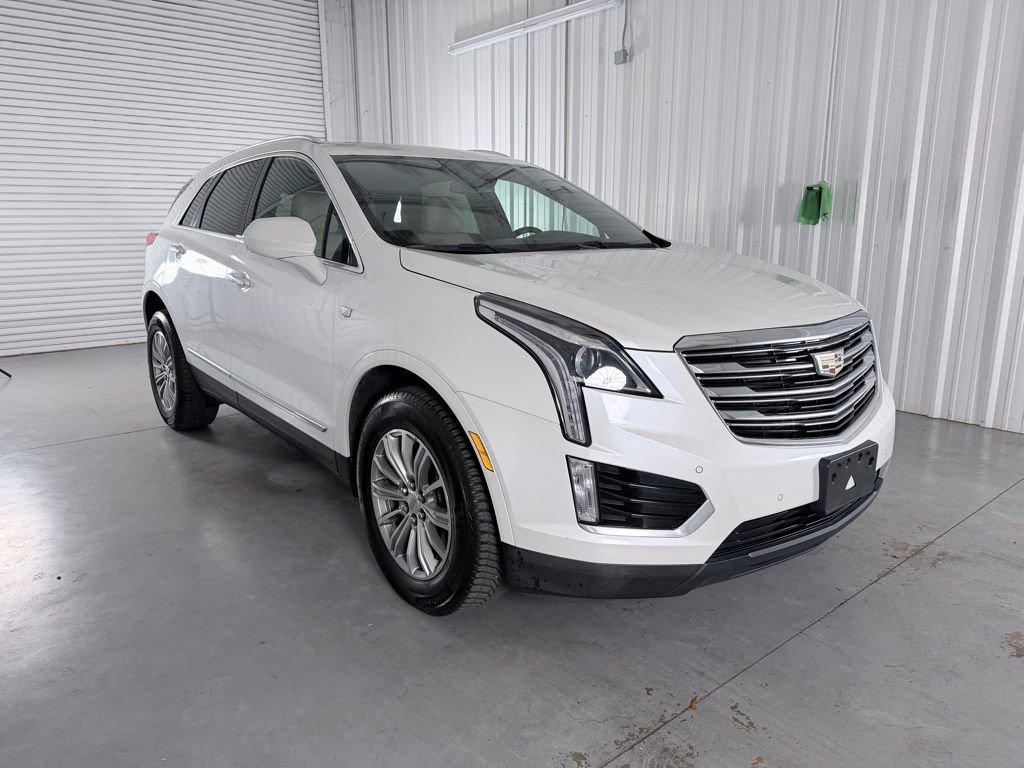 Used 2018 Cadillac XT5 Luxury w/ Driver Awareness Package image 3