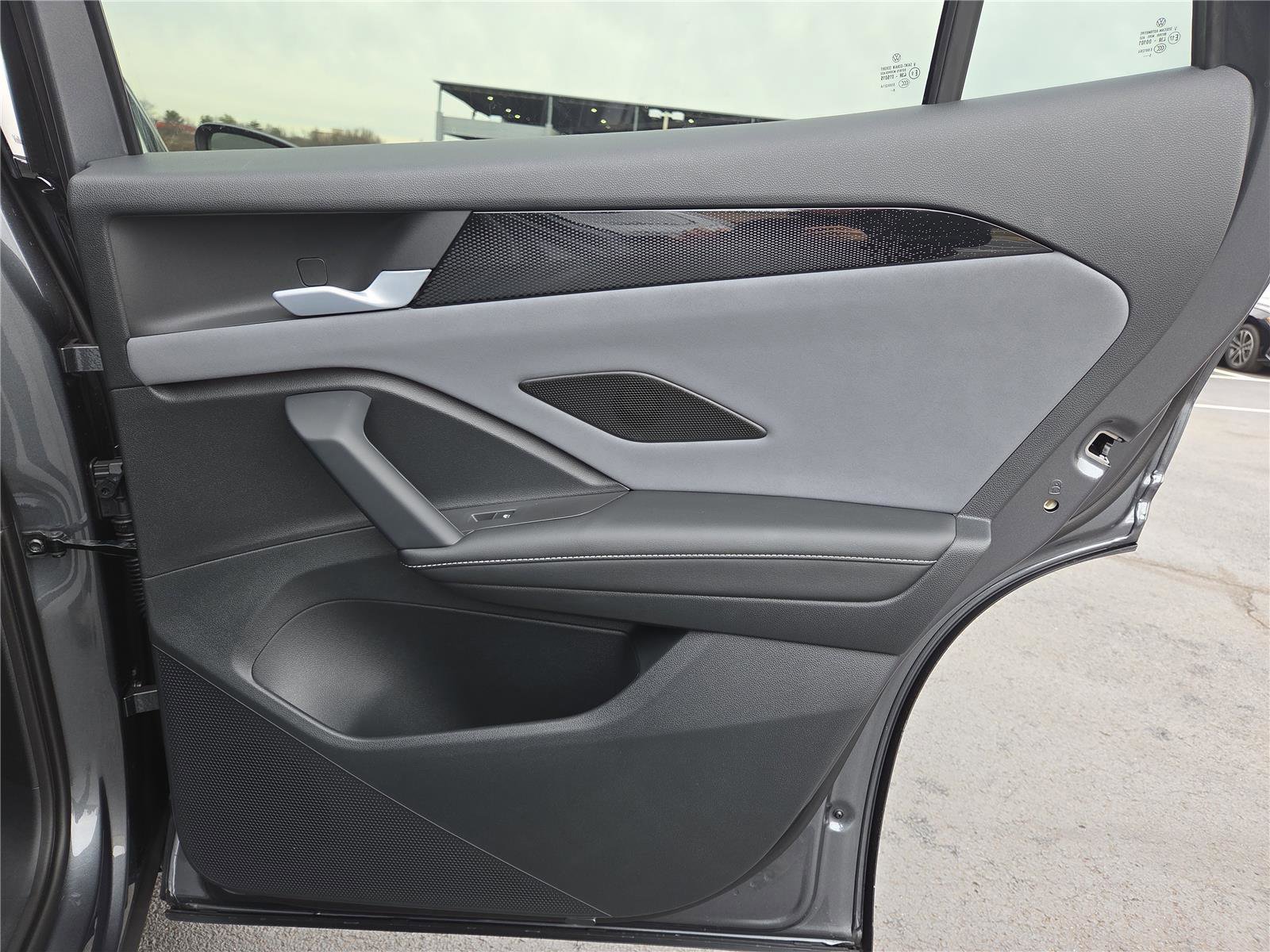 New 2026 Volkswagen Tiguan SE image 30