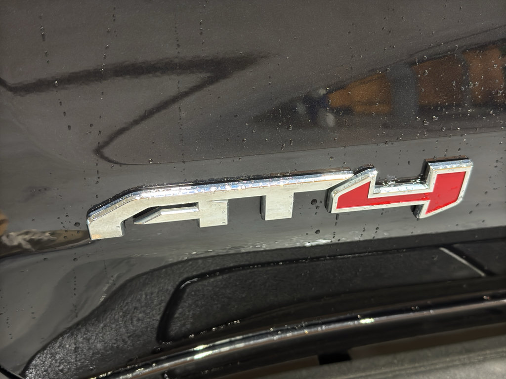 Used 2024 GMC Sierra 1500 AT4 w/ Technology Package AWD/4WD image 12