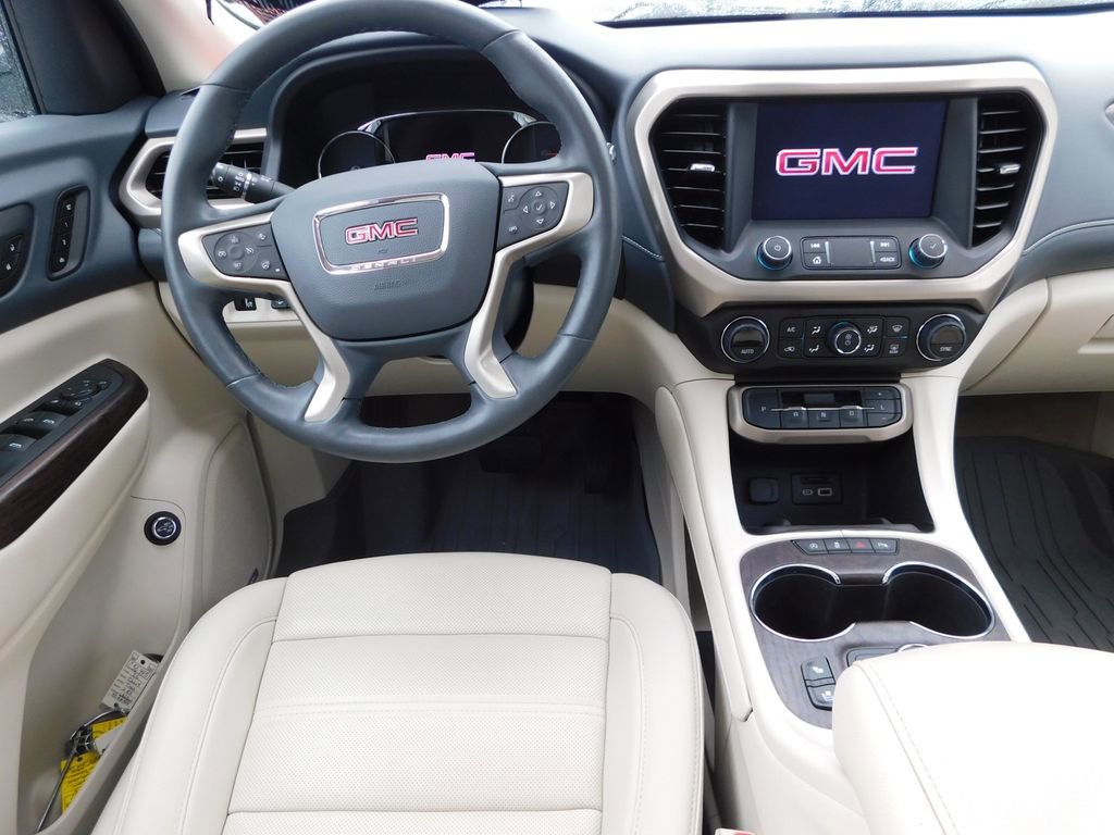 Used 2023 GMC Acadia Denali w/ Denali Technology Package AWD/4WD image 17