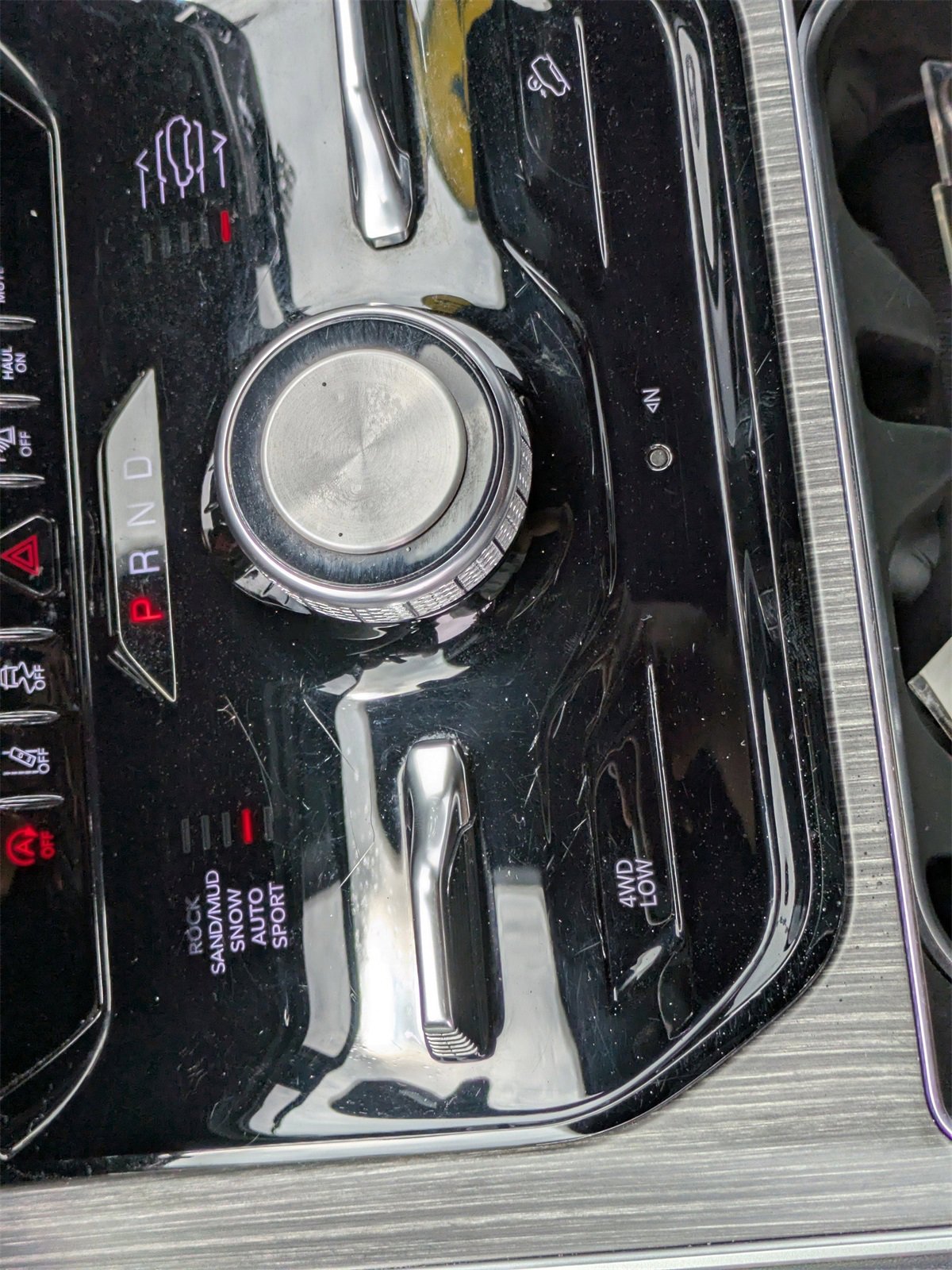 Used 2024 Jeep Wagoneer L Series III w/ Flexible Seating Group image 23