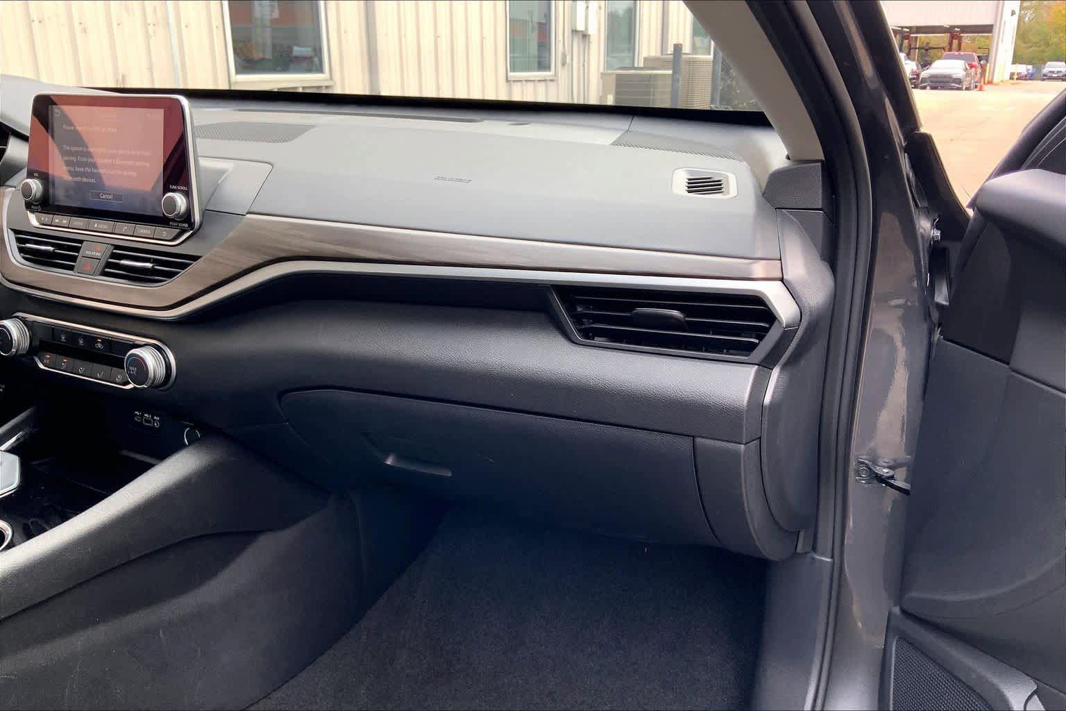 Used 2024 Nissan Altima 2.5 SV image 19
