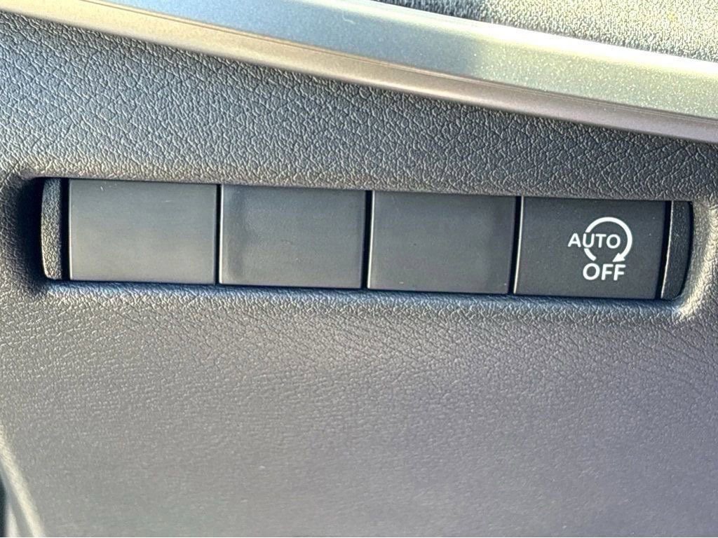 Used 2025 Nissan Kicks SV FWD image 14