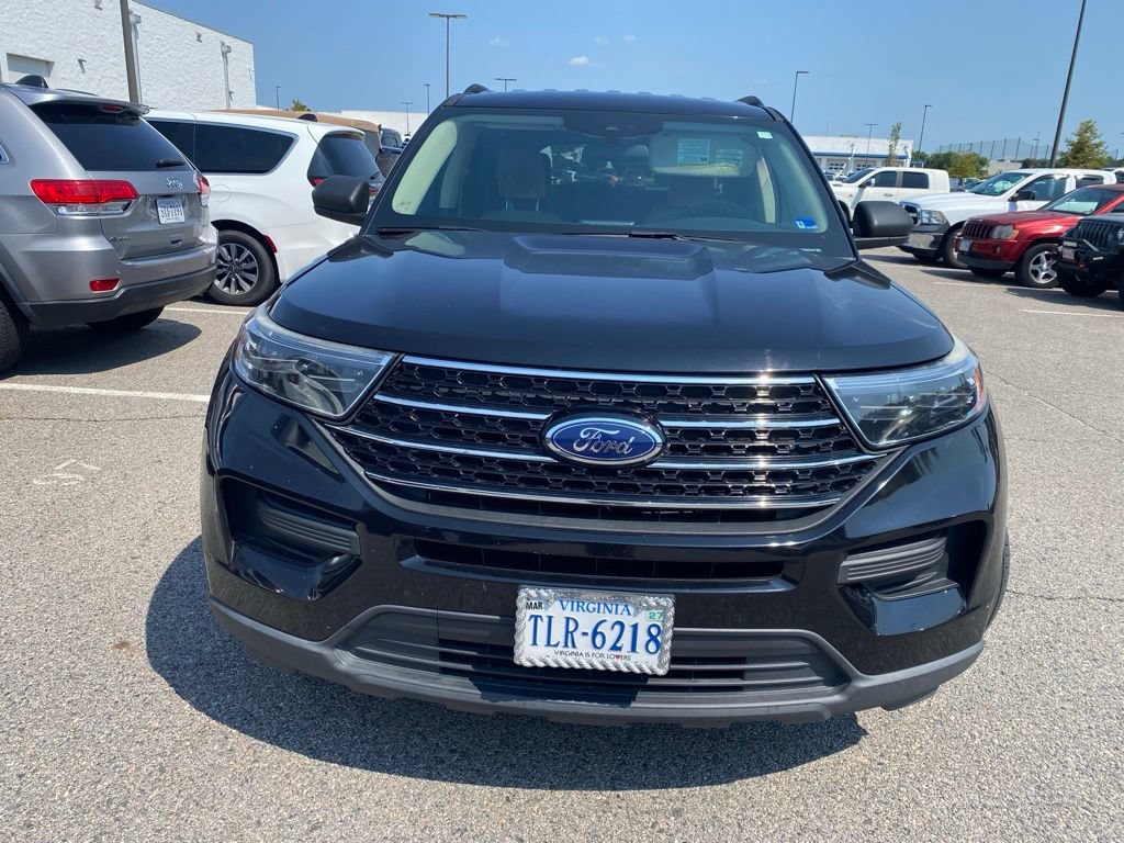 Used 2020 Ford Explorer XLT AWD/4WD image 2