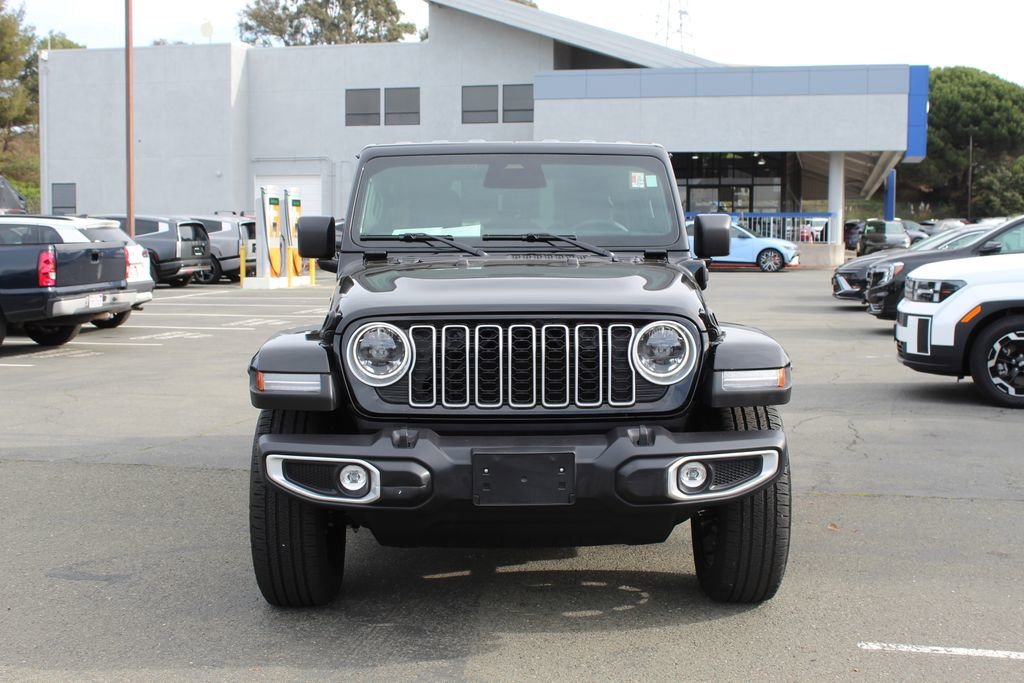 Used 2025 Jeep Wrangler Unlimited Sahara image 4
