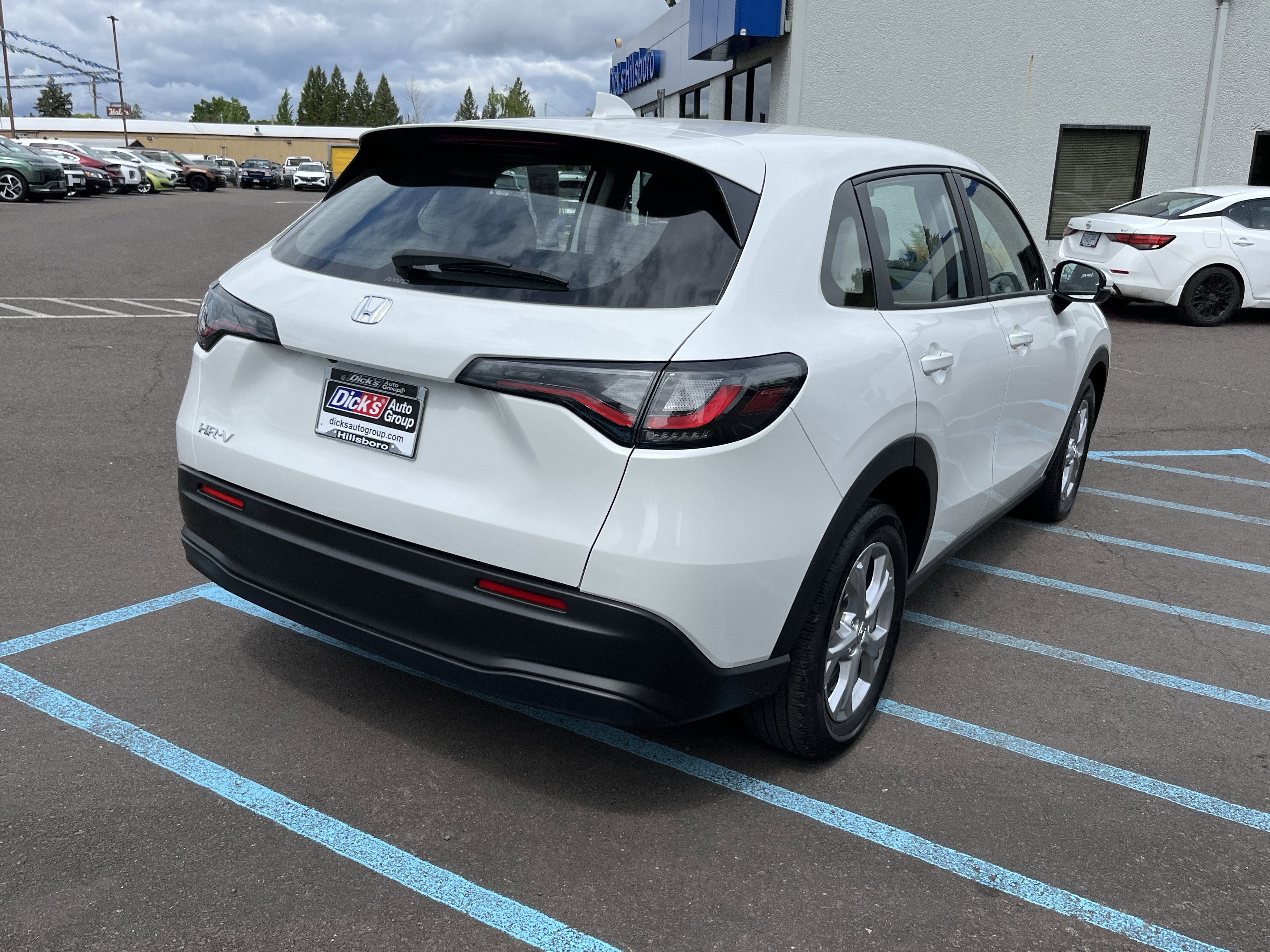 Used 2024 Honda HR-V LX image 5