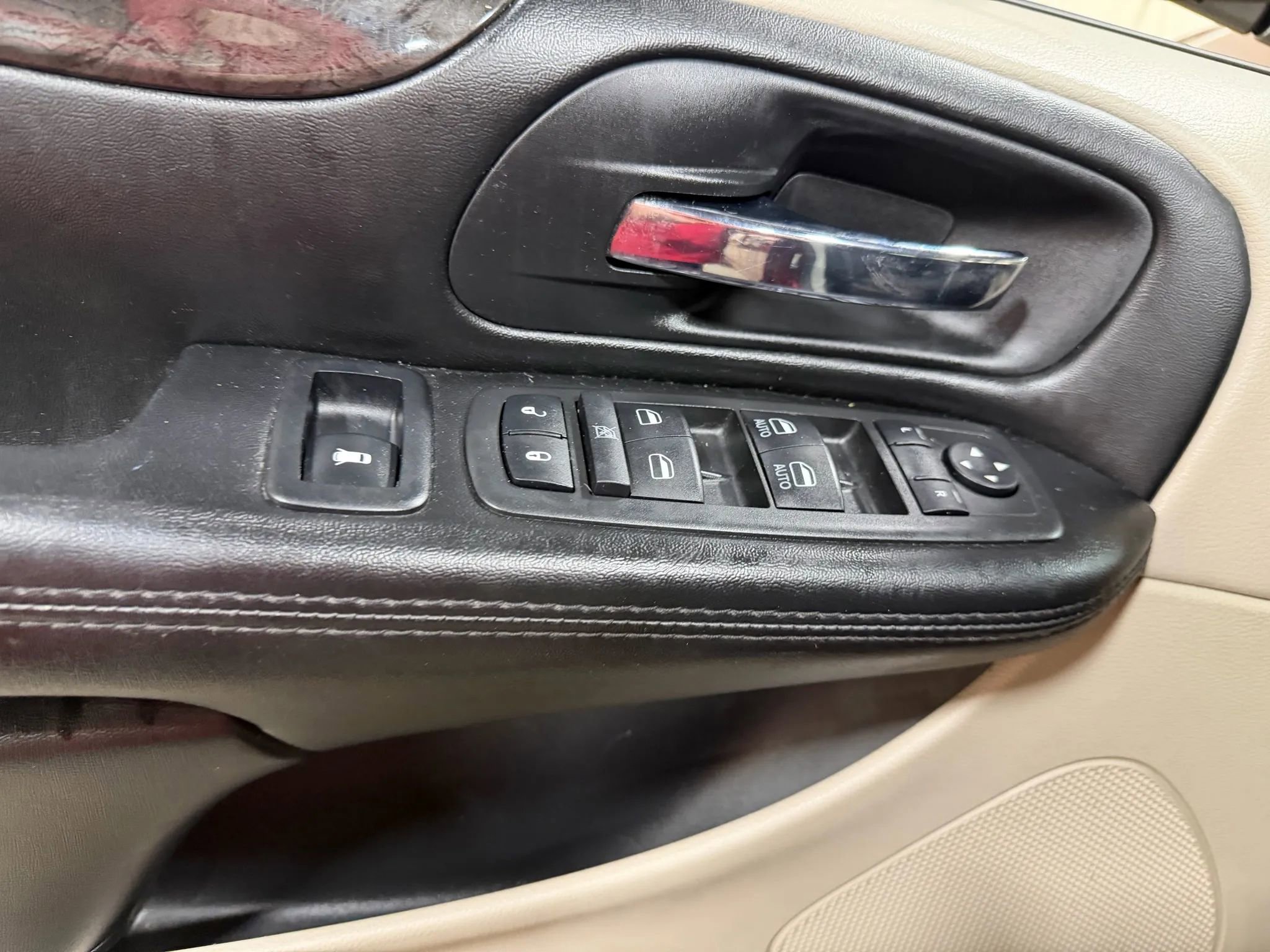 Used 2019 Dodge Grand Caravan SE image 24