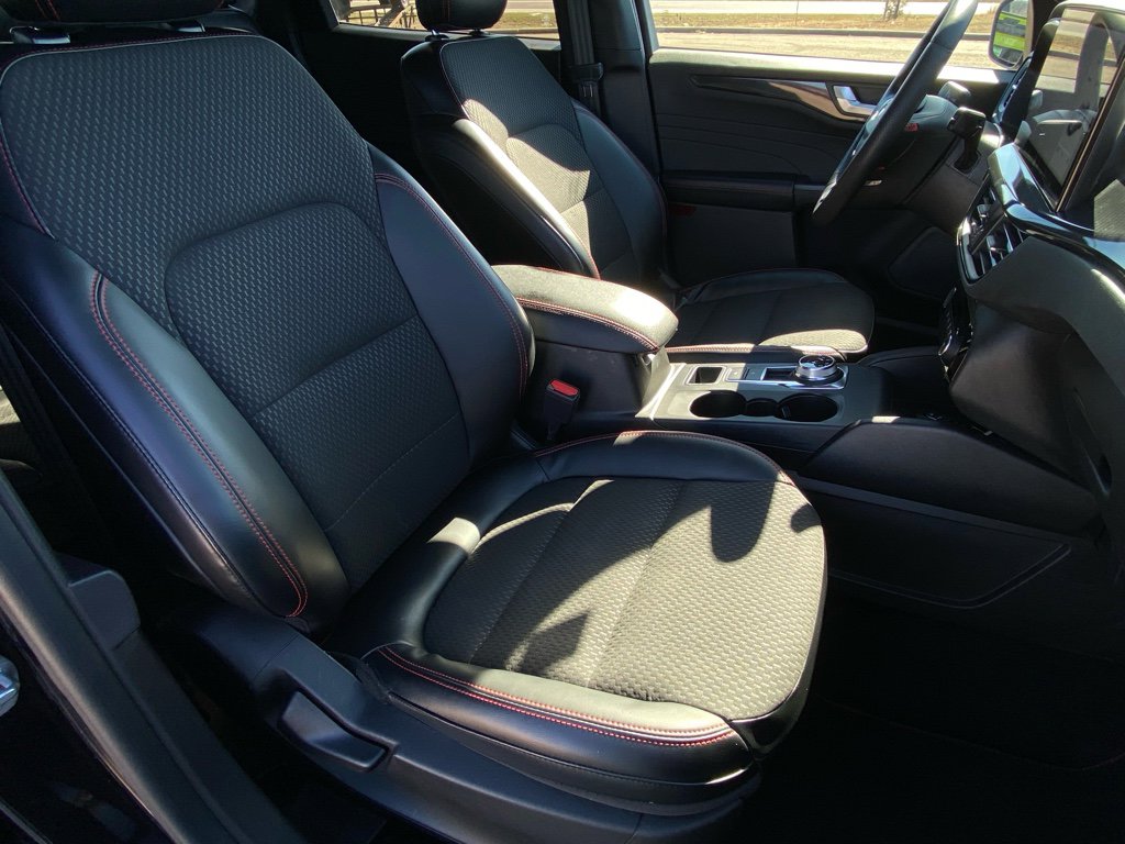 Used 2023 Ford Escape ST-Line w/ Tech Pack #1 AWD/4WD image 19