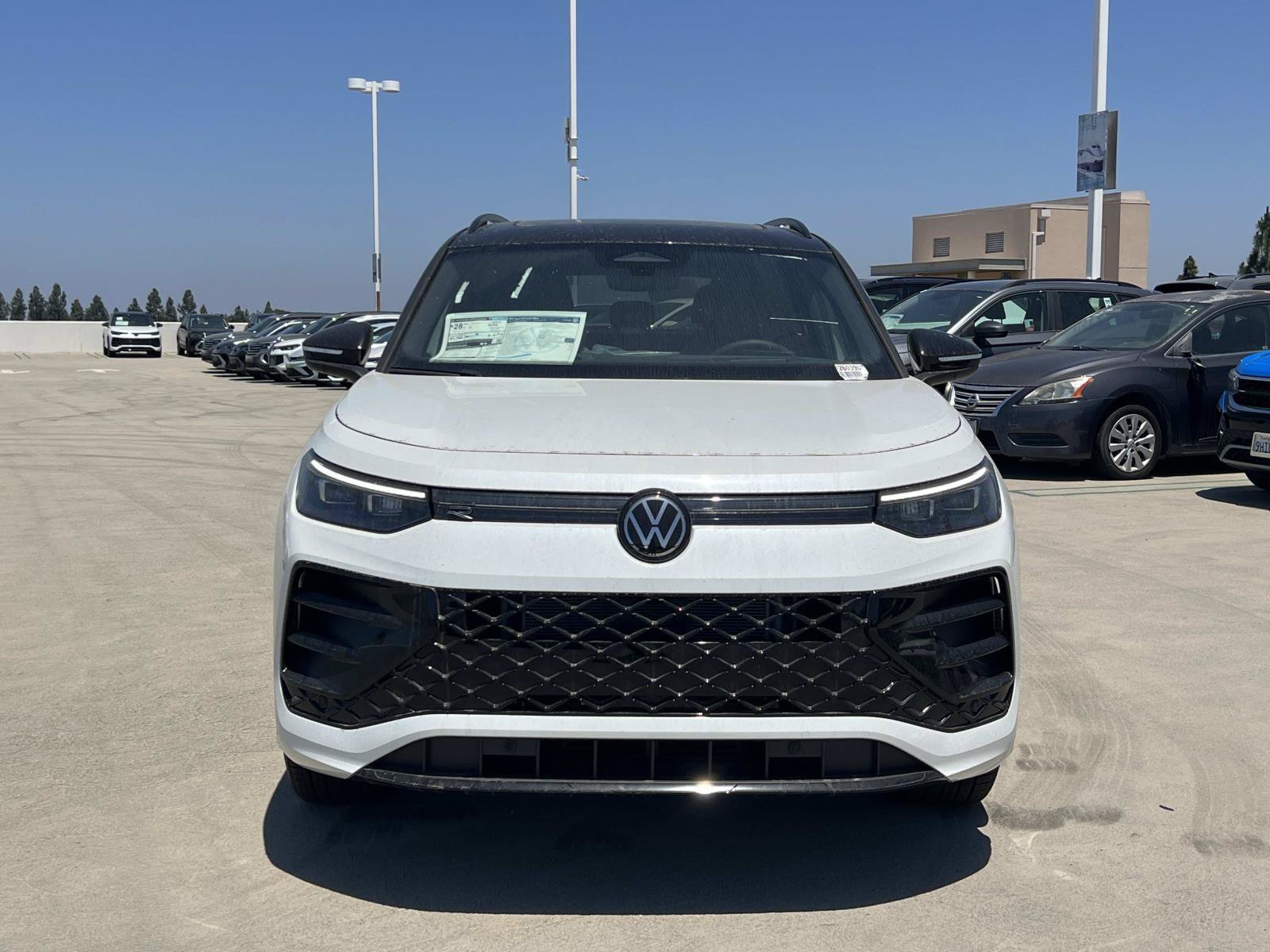New 2026 Volkswagen Tiguan SE R-Line FWD image 4