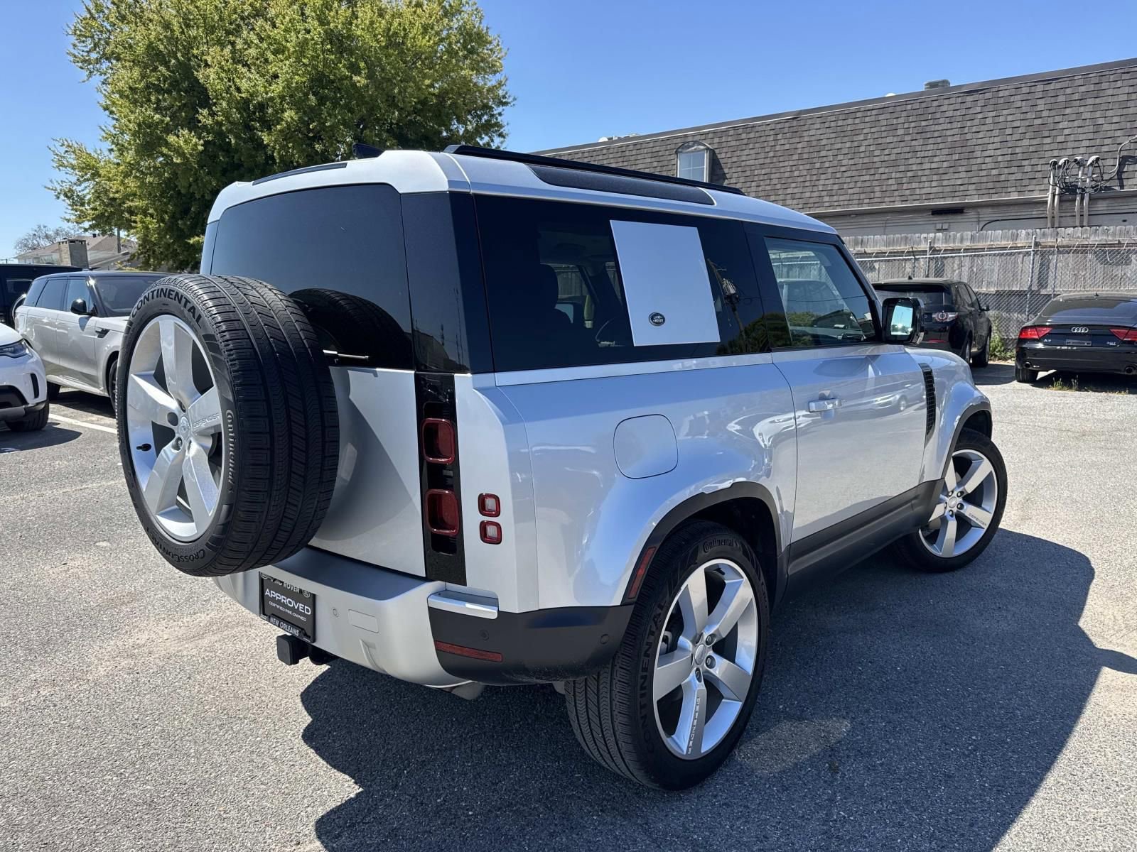 Used 2024 Land Rover Defender 90 S image 6