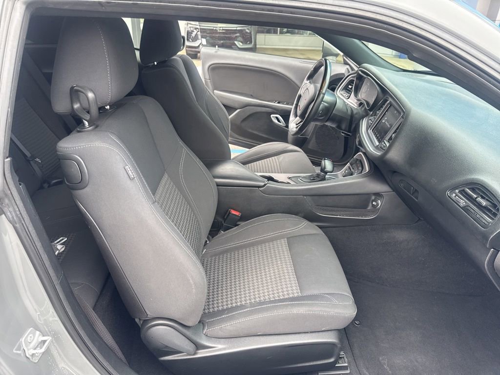 Used 2019 Dodge Challenger SXT w/ Blacktop Package image 27