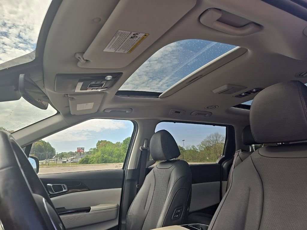Used 2024 Kia Carnival SX Prestige image 17