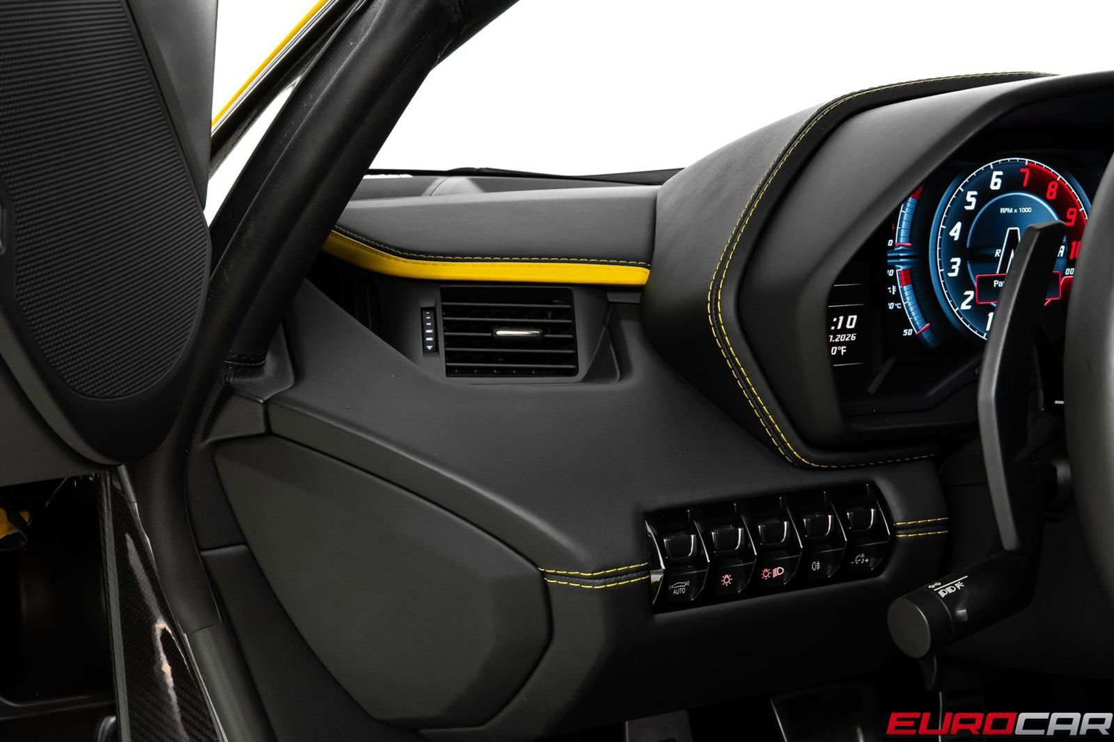 Used 2018 Lamborghini Aventador S image 29